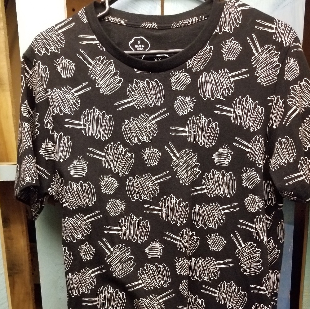 Kaws x peanuts pig pen dust cloud all over print t